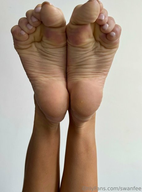 swanfee pretty actress gallery