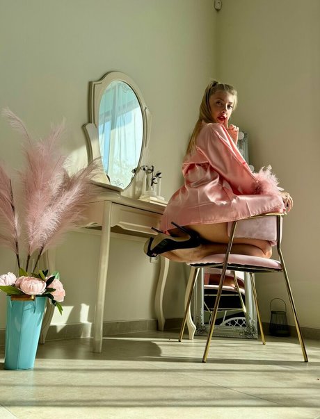 swanfee sexy actress images