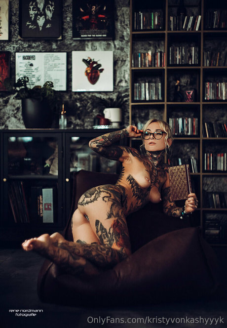 Kristy Von Kashyyyk pornstar beautiful photos