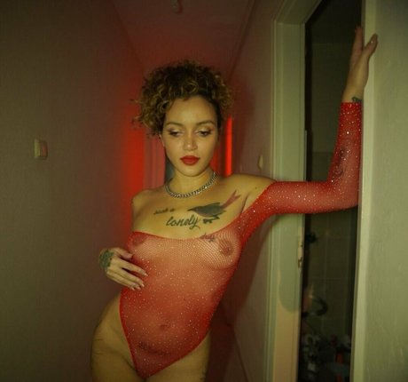 Tugce Cansu Parlak model galleries