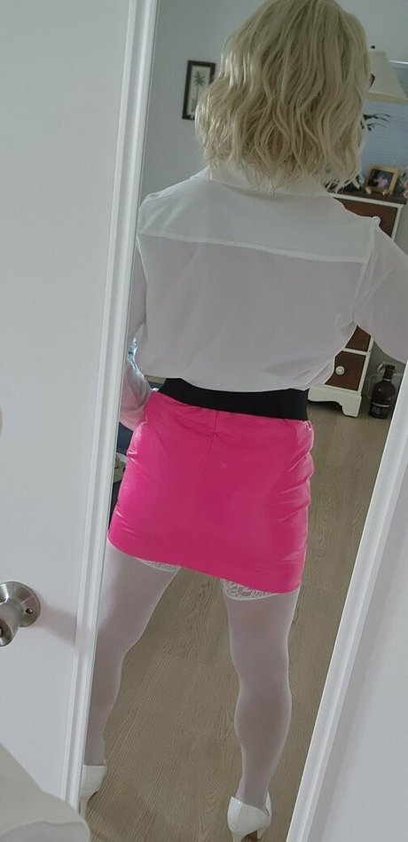 cassandralovit model nude pic