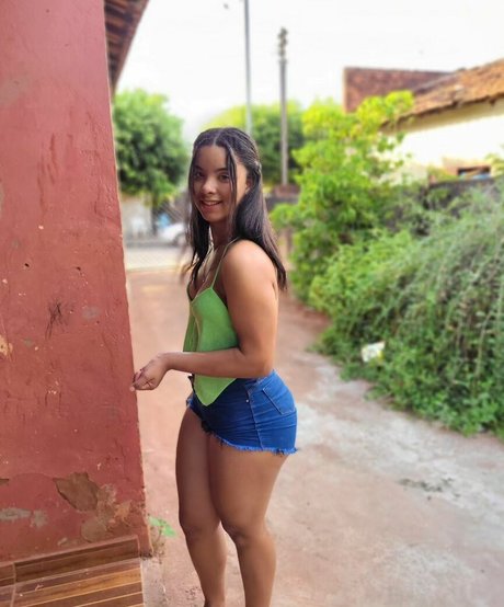 lucyluxonlyyyyy nude actress photo