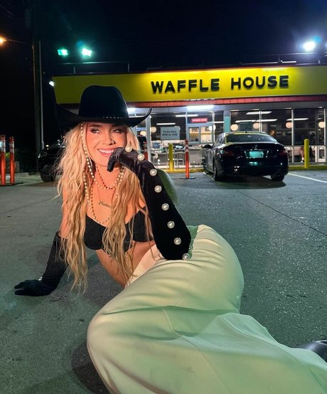 Sophia Scott exclusive pornstar photo