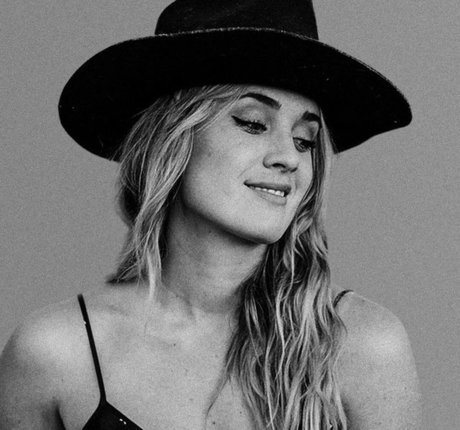 Sophia Scott star exclusive images