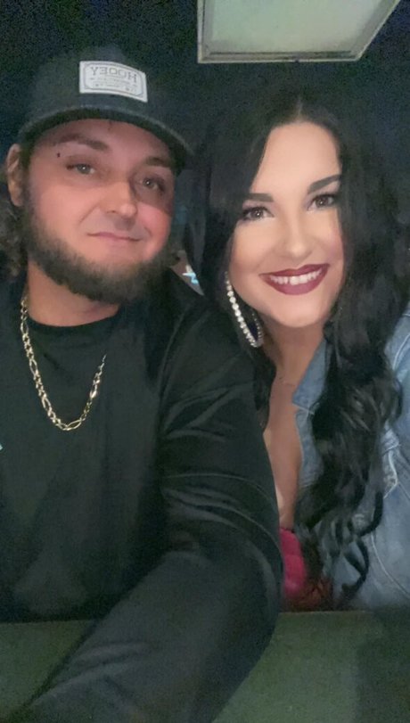 Aisley Montgomery adult model pictures