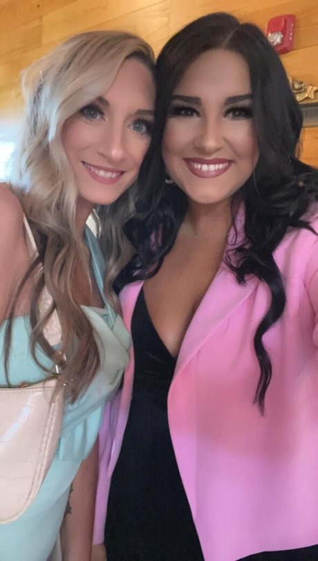 Aisley Montgomery beautiful star photos