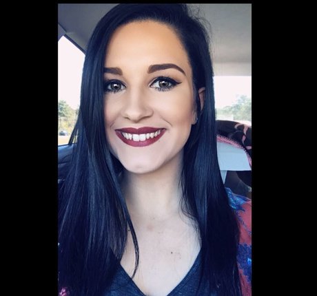 Aisley Montgomery adult star img