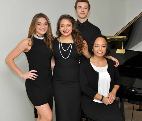 Logan Brickhouse pretty actress pic