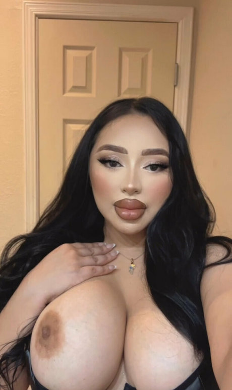 Eunice Garcia exclusive model pic