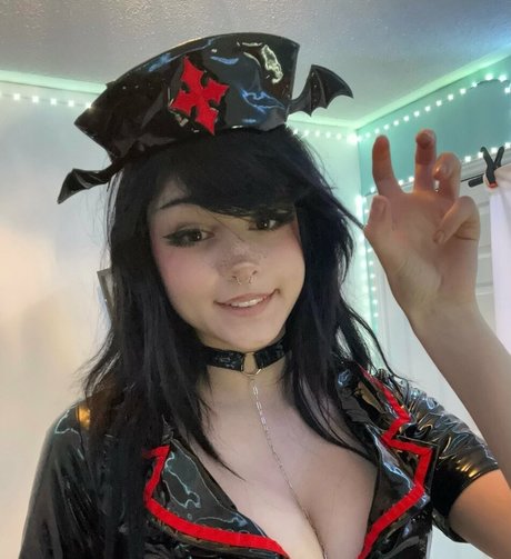 Julzzess naked star image