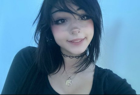 Julzzess porn model pic