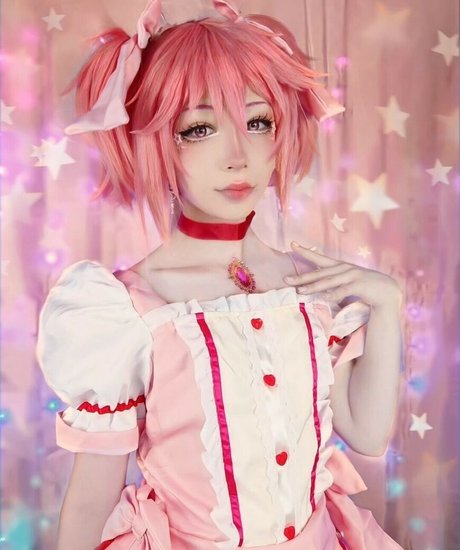 Haltsmanu model sexy pictures