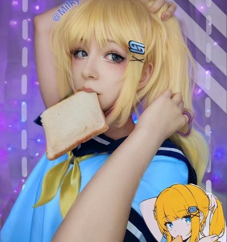 Haltsmanu model pretty pic