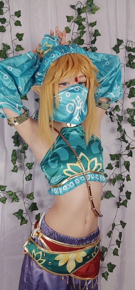 Haltsmanu beautiful actress picture