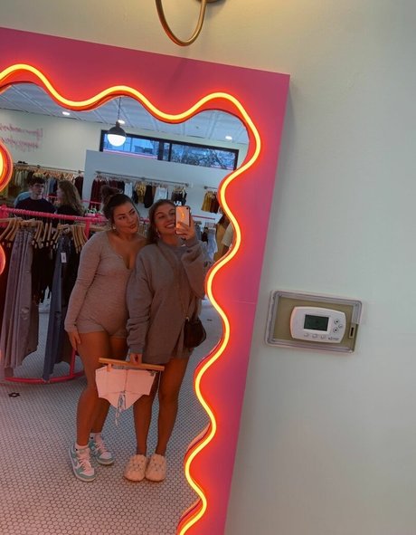 Jordan Lewis hot model pics