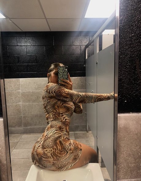 Jordan Lewis model xxx image