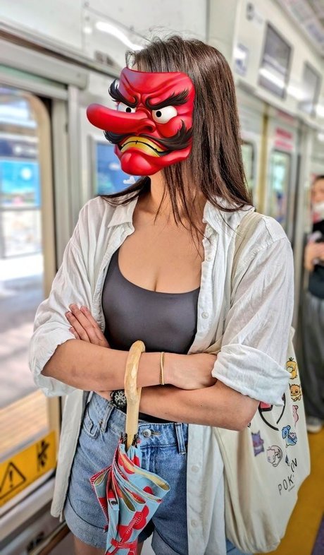 OniGiri naked model images