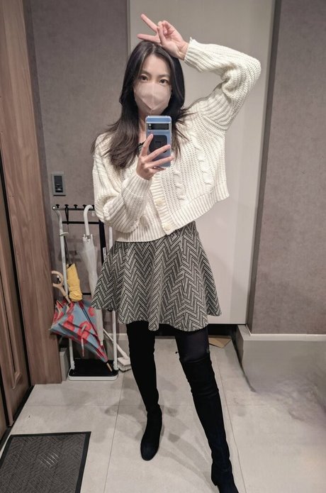 OniGiri erotic actress pic