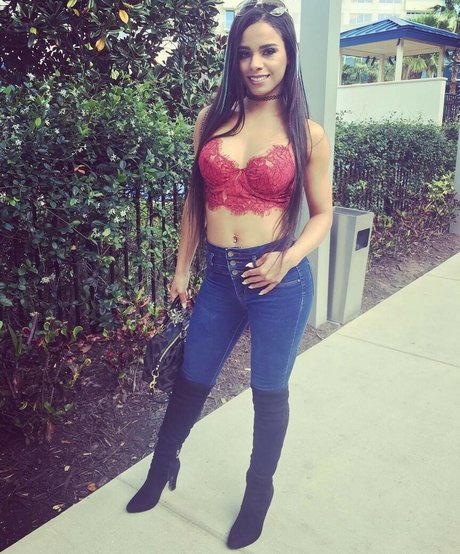 Renee Michelle Profile pic