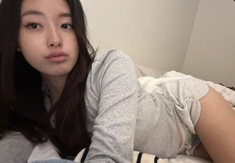 lizzieekim model porn pic