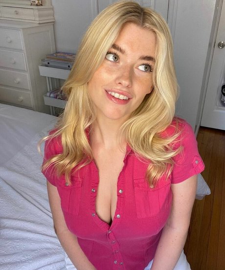 Carlie Whalen Profile pic