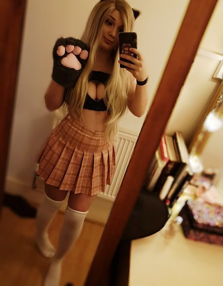 bellajynx free model adult picture