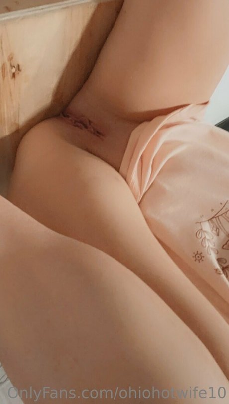 ohiohotwife10 model xxx pic