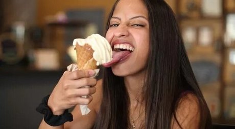 Long Tongue Fetish model nude pics