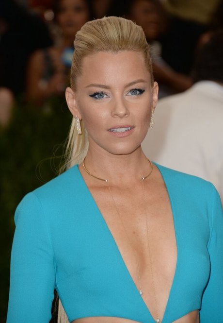 Elizabeth Banks pretty star photos