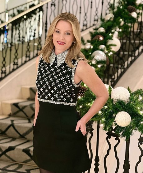 Elizabeth Banks nude pornstar archive