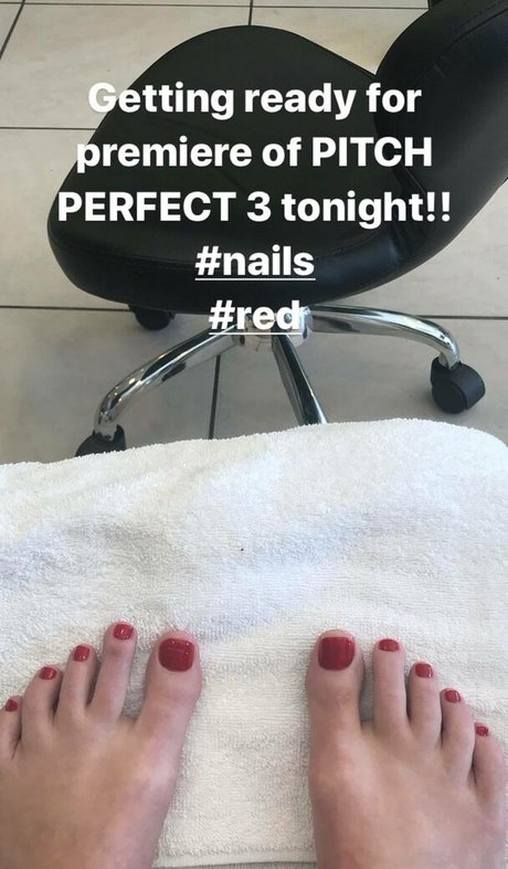 Elizabeth Banks naked pornstar pictures