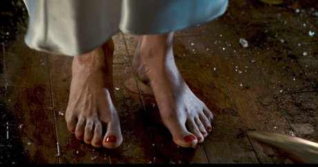 Elizabeth Banks star exclusive pic