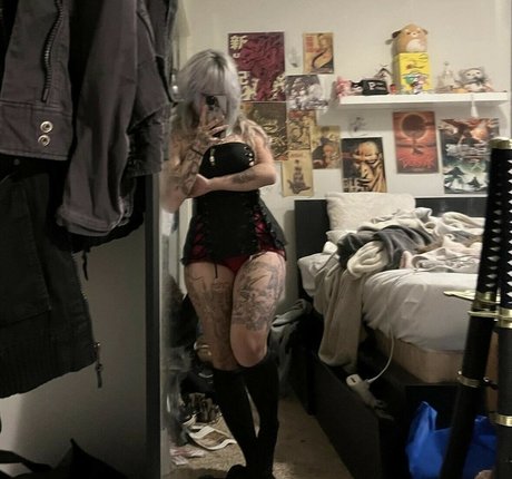 lustr0t model art images