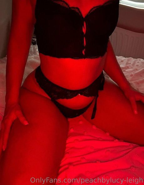 peachbylucy leigh exclusive actress archive