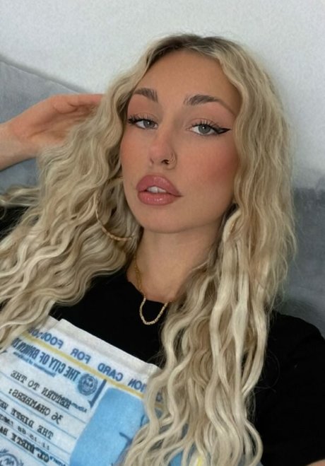 Estherjizz star hd pics