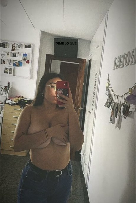 Noemi123130 sexy star image