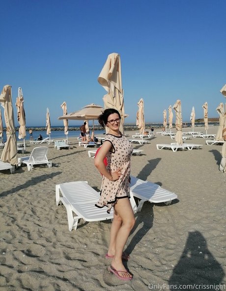 crissnight pretty model photo