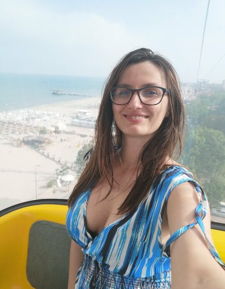 crissnight model pornographic photo