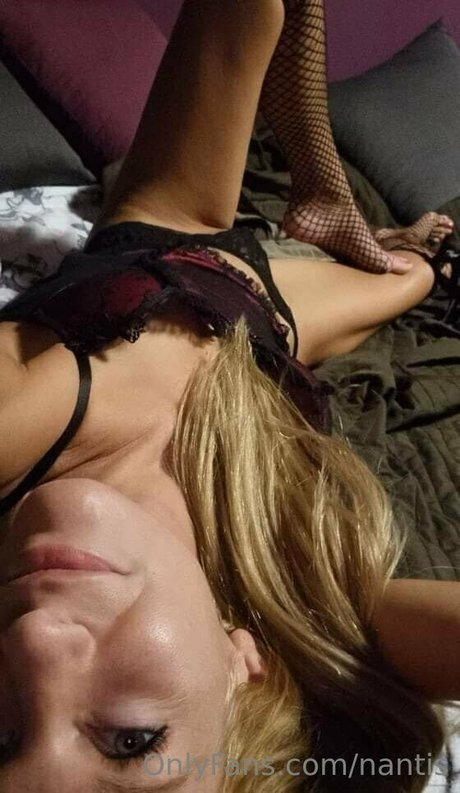 nantis model beautiful picture