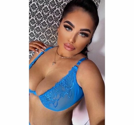 Rosie May sexy model img