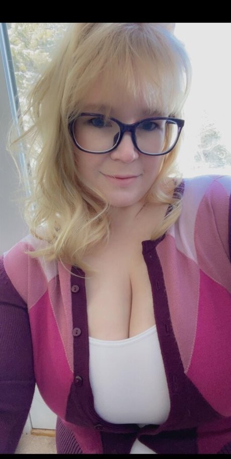 Abigail Ashryver beautiful star pic