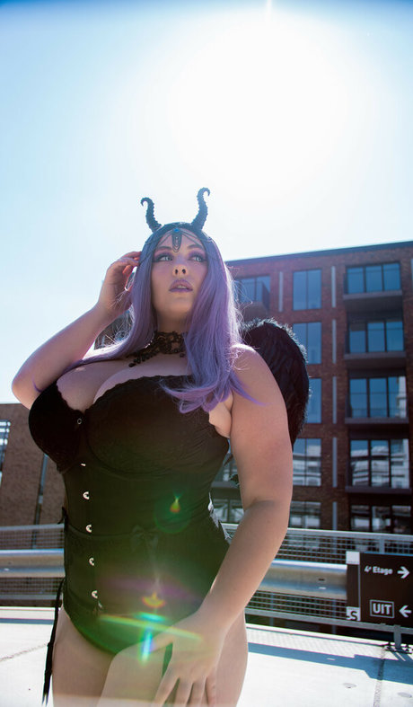 Multifluffyness naked actress pictures