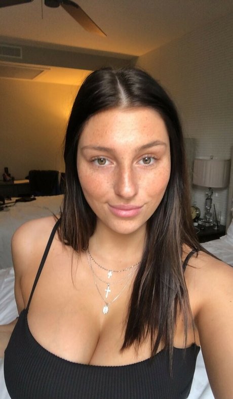 Abbey Wilson pornstar sexy pictures