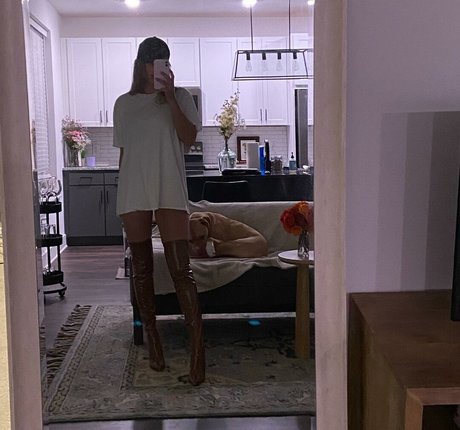 Abbey Wilson model art images