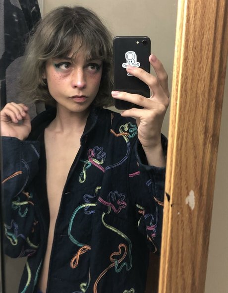 Cd Bell model pretty gallery