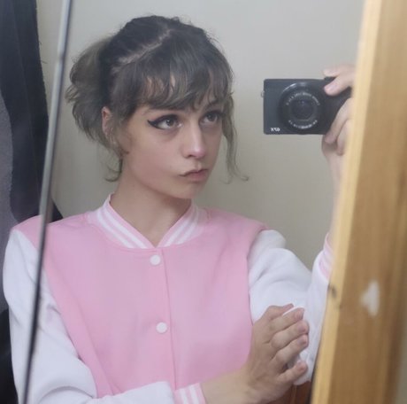 Cd Bell art actress photo