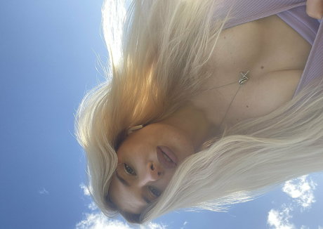 tanyasecret model pretty photo