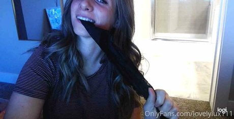 luxlovely111 star porn image