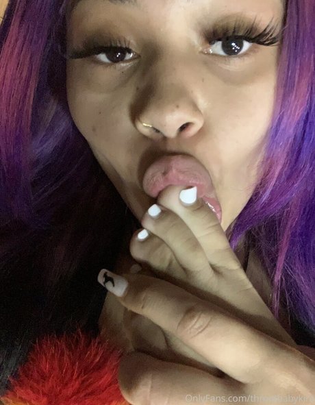 throatbabykira star photo