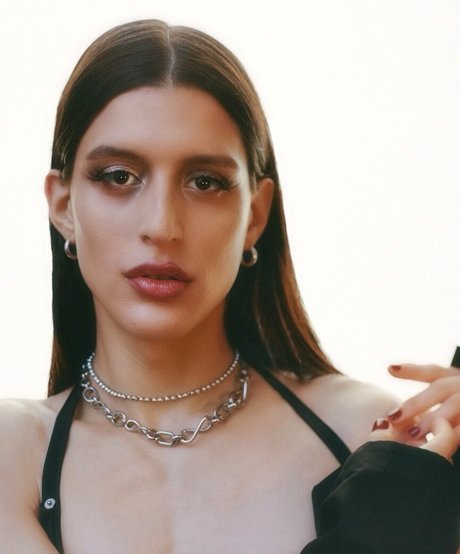 arca1000000 xxx star photo